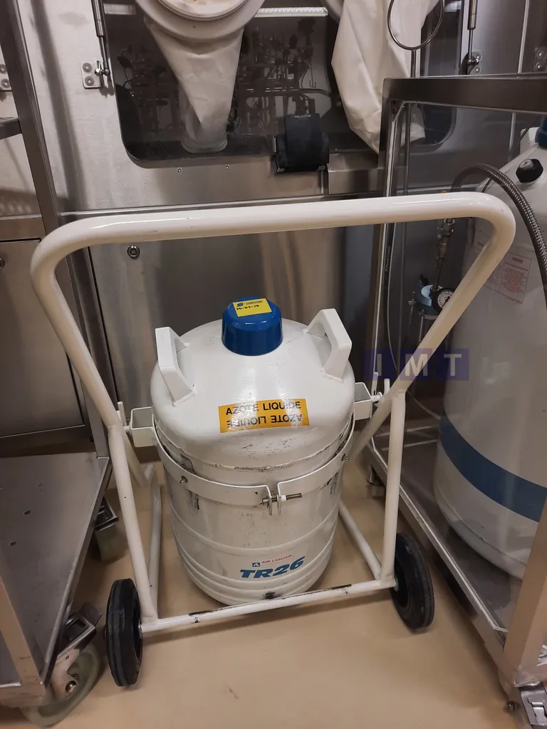 Equipment: Air Liquide TR26 Liquid Nitrogen Tank | IMT Processing
